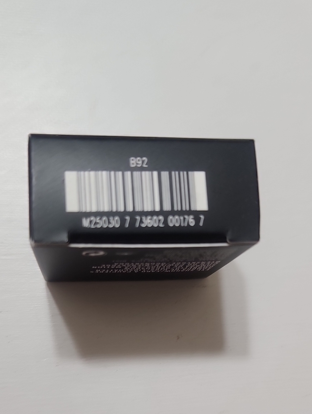 MAC Sketch Velvet Eye Shadow - Picture 8 of 8